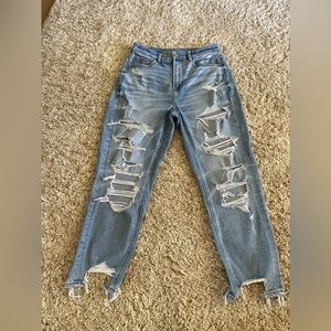 American Eagle Stretch Ripped Mom Jeans Size 6 Short